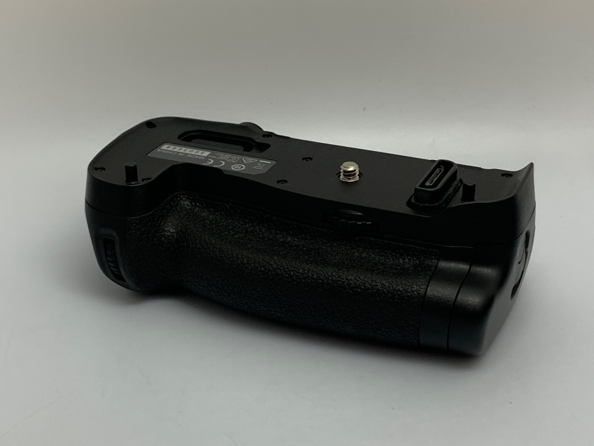 【中古】ニコン マルチパワーバッテリーパック MB-D17