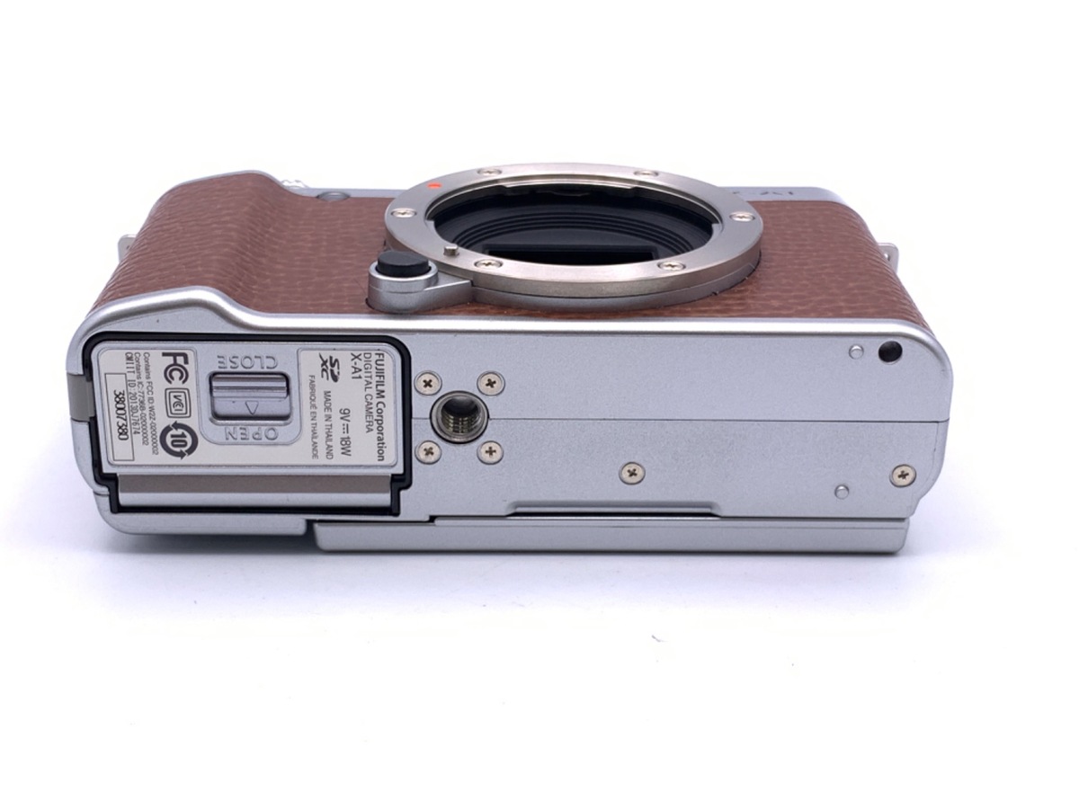 中古良品、FUJIFILM フジフイルム X-A1 ボディ レッド ＋16-50