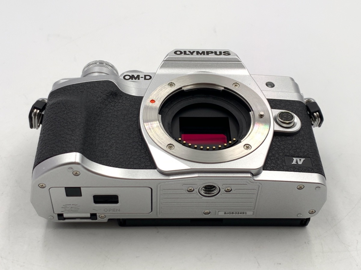 【中古】オリンパス OM-D E-M10 MarkIV ボディ シルバー
