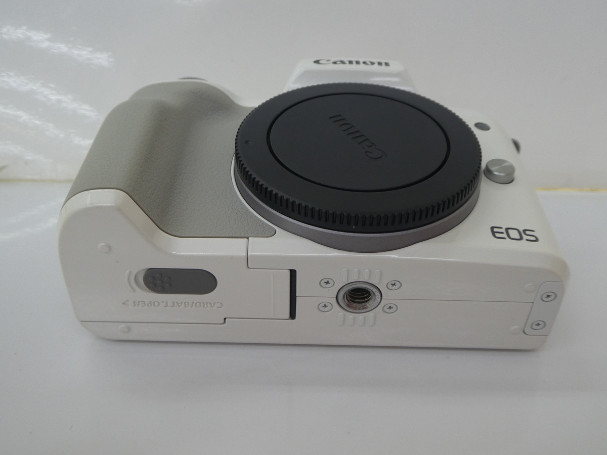 【中古】キヤノン EOS Kiss M ボディ ホワイト