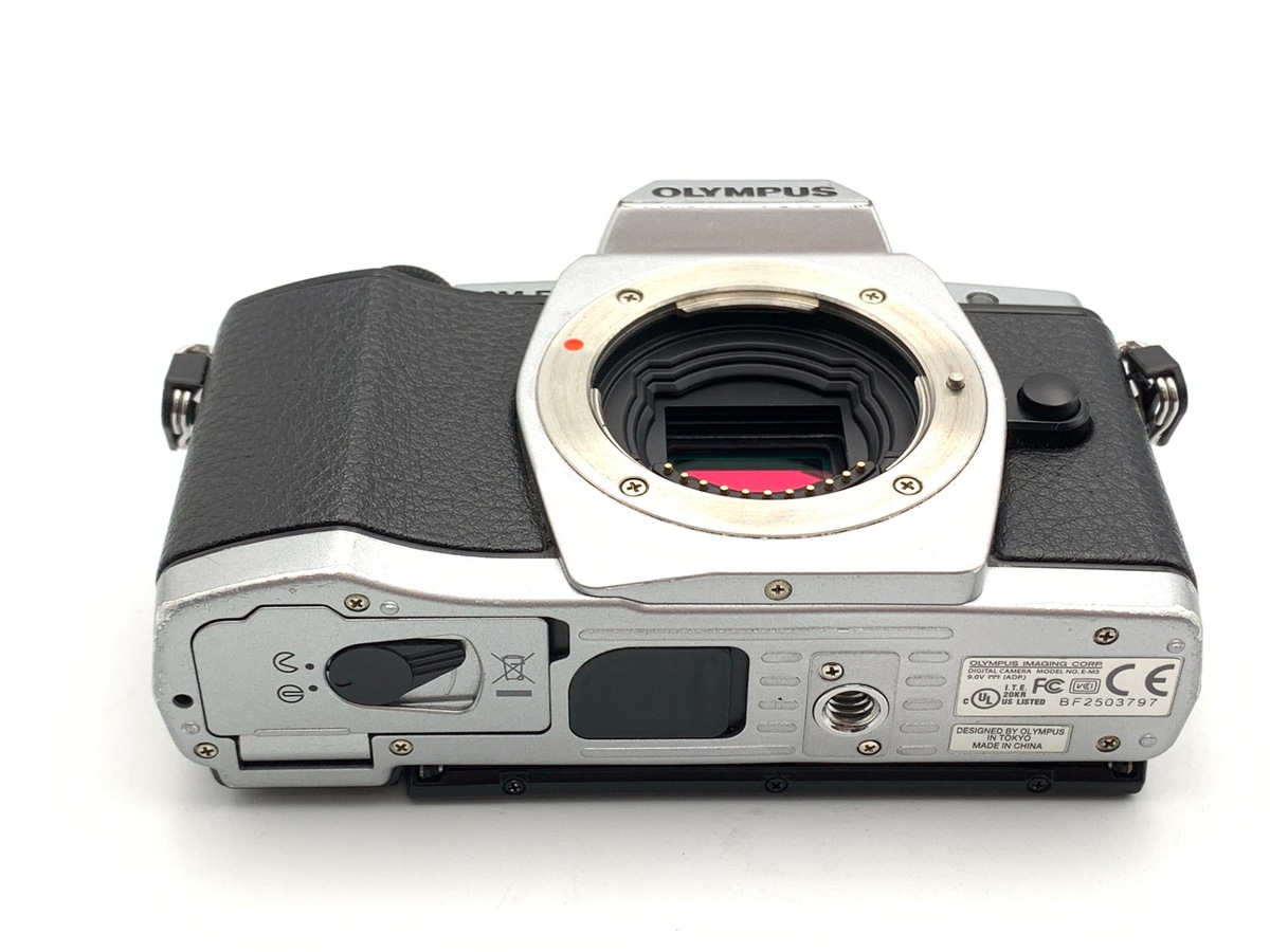【中古】オリンパス OM-D E-M5 ボディ シルバー