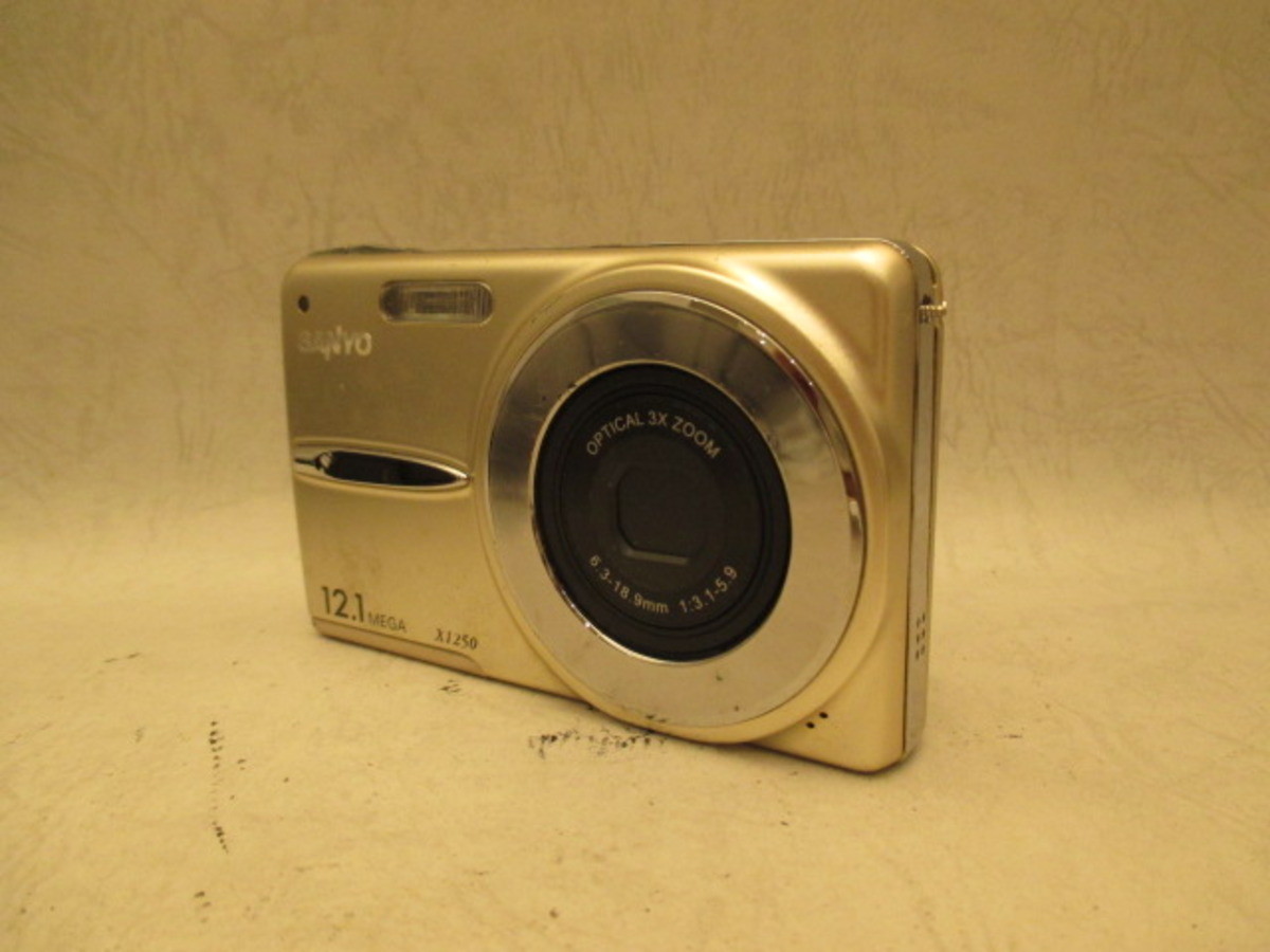 中古】サンヨー（SANYO）DSC-X1250 (シャンパンゴールド) 【1210万画素