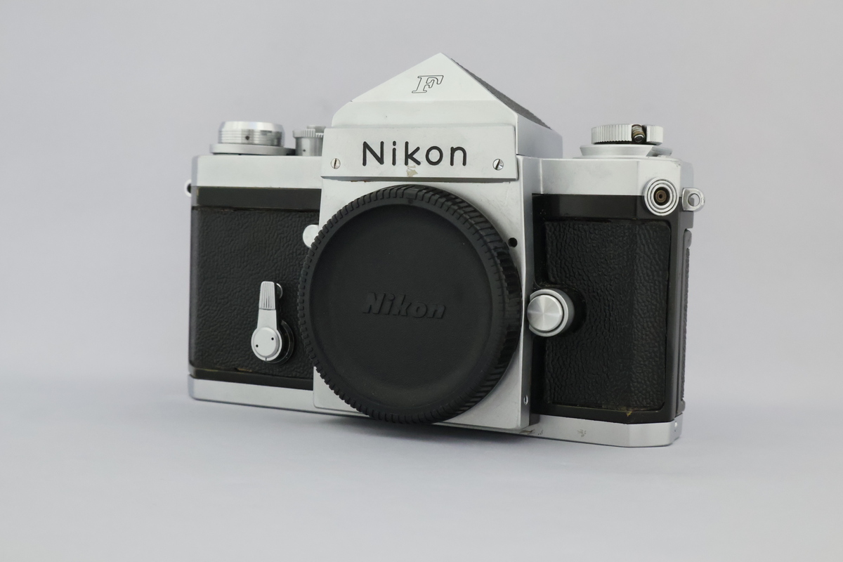 NIKON F 前期 アイレベル ボディ シルバー 中古：C(やや難あり)】ニコン F 前期 アイレベル ボディ シルバー