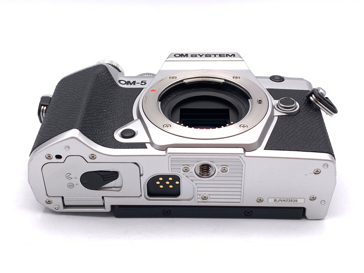 【中古】OM SYSTEM OM-5 ボディ シルバー