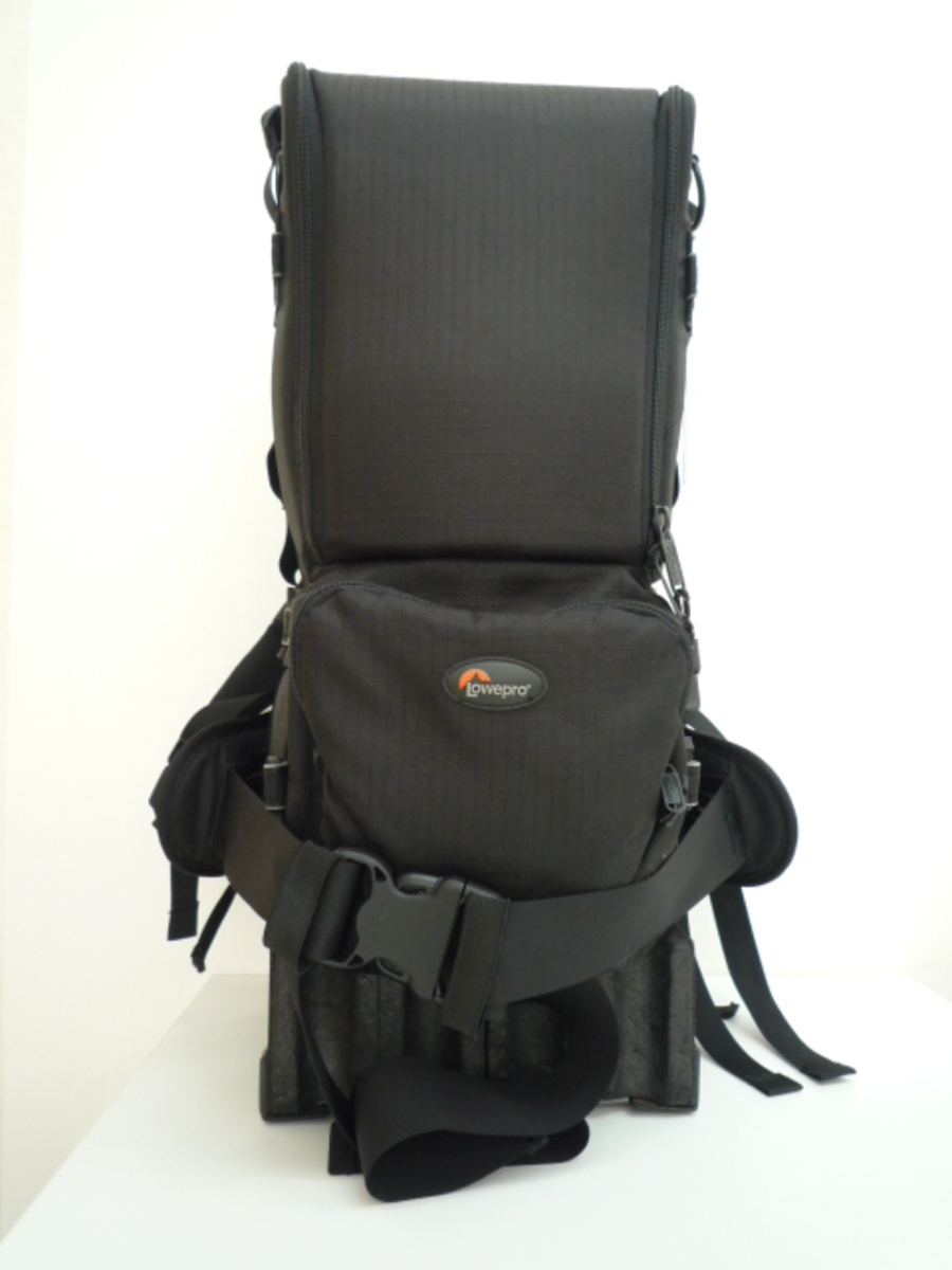 17000→15000円に　LUMIX レッドカメラ 　カメラバッグ付き（中古） 17000→15000円に LUMIX レッドカメラ カメラバッグ付き（中古