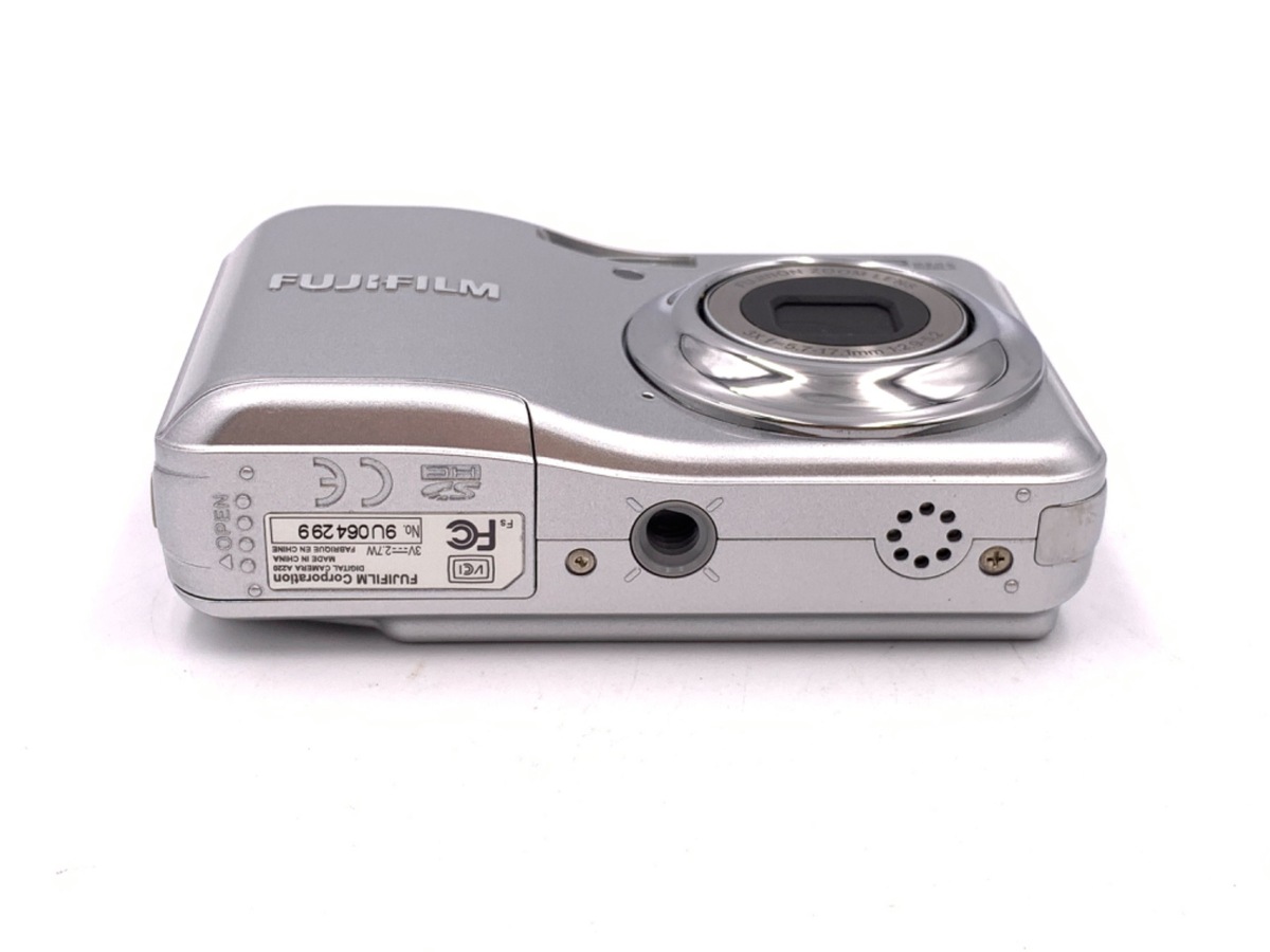FUJIFILM デジタルカメラ 12MP シルバー　A220 Amazon | Fujifilm FinePix a220 12 MPデジタルカメラwith 3 x