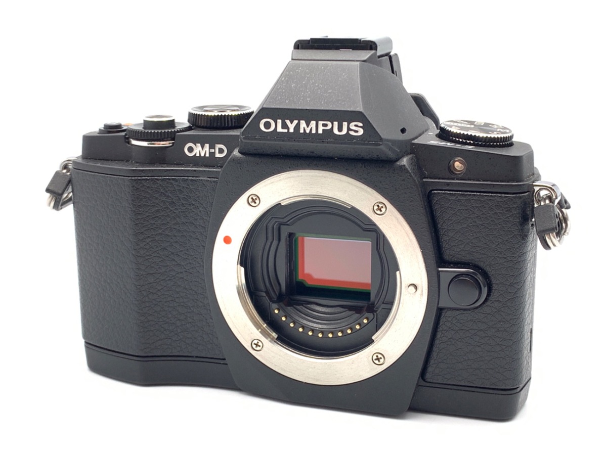 オリンパスOM-D E-M5+LUMIX ズーム+オリンパス 単焦点 中古 オリンパスOM-D E-M5+LUMIX ズーム+オリンパス 単焦点 中古