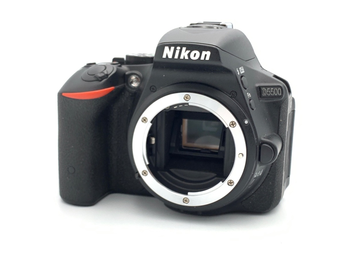 �j�R�� D5500 �{�f�B �u���b�N