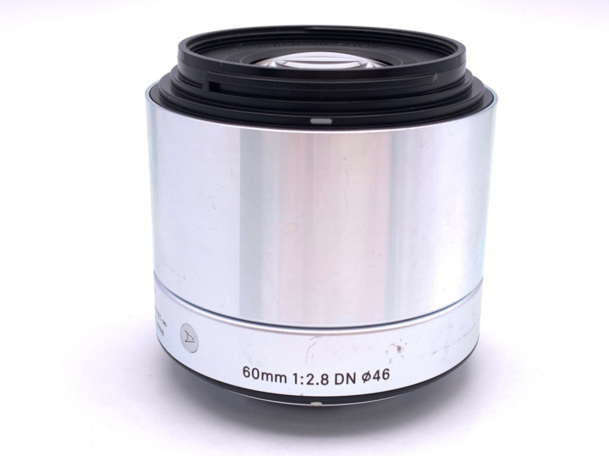 シグマ カメラレンズ 60mm f2.8 DN シルバー マイクロフォーサーズ シグマ 60mm F2.8 DN マイクロフォーサーズ” レビュー。 外観を