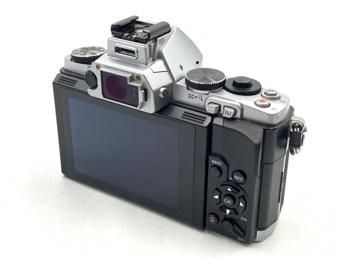 �I�����p�X OM-D E-M5 �{�f�B �V���o�[