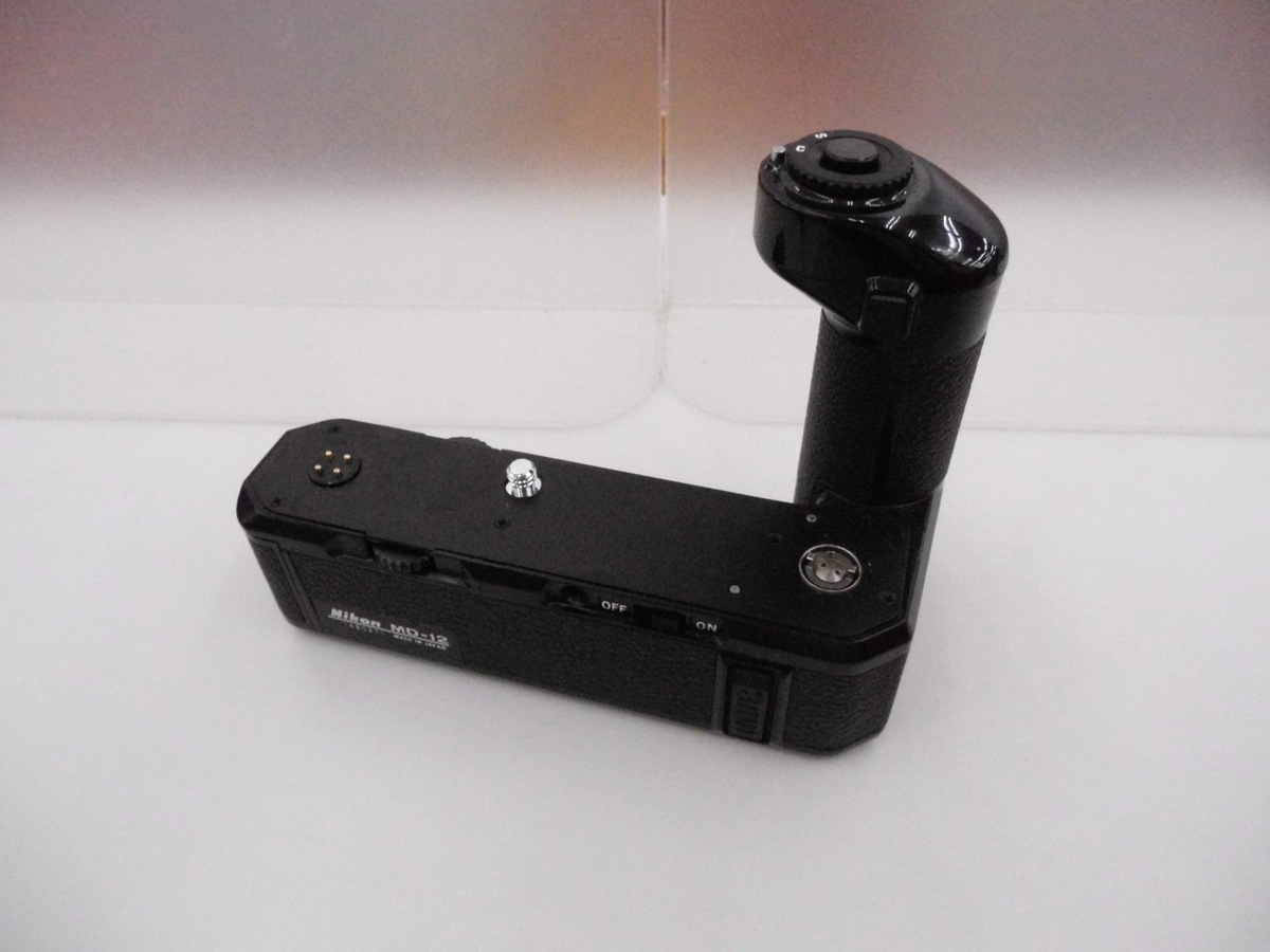 Nikon FM ＋ MD-12モータードライブ 箱付きセット Nikon FM ＋ MD-12モータードライブ 箱付きセット Nikon FM ＋ MD-12