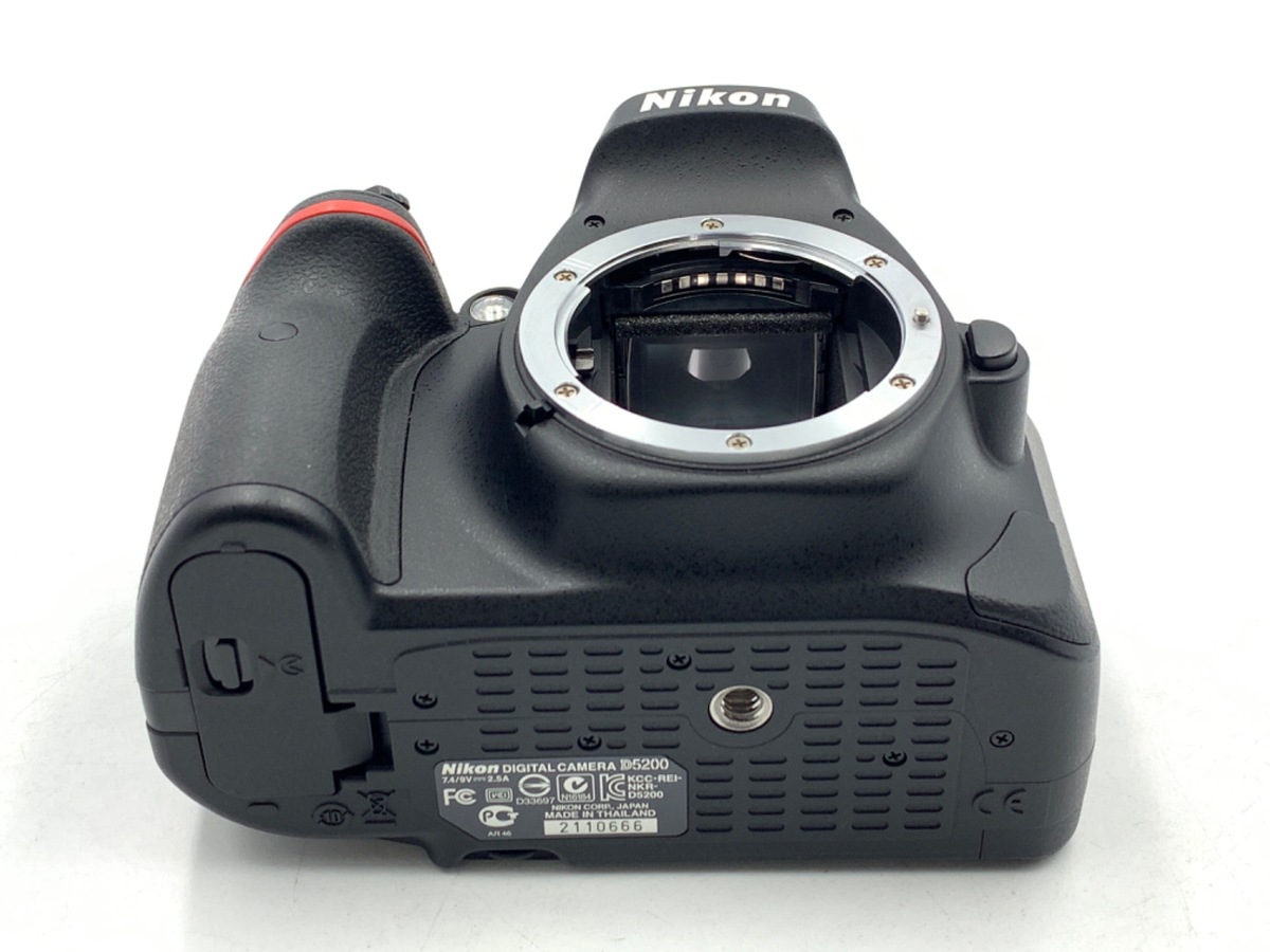 �j�R�� D5200 �{�f�B �u���b�N