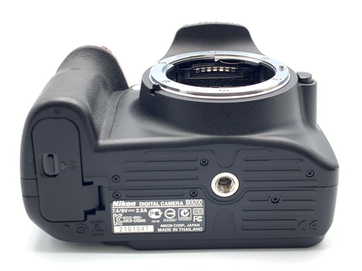 �j�R�� D3200 �{�f�B �u���b�N