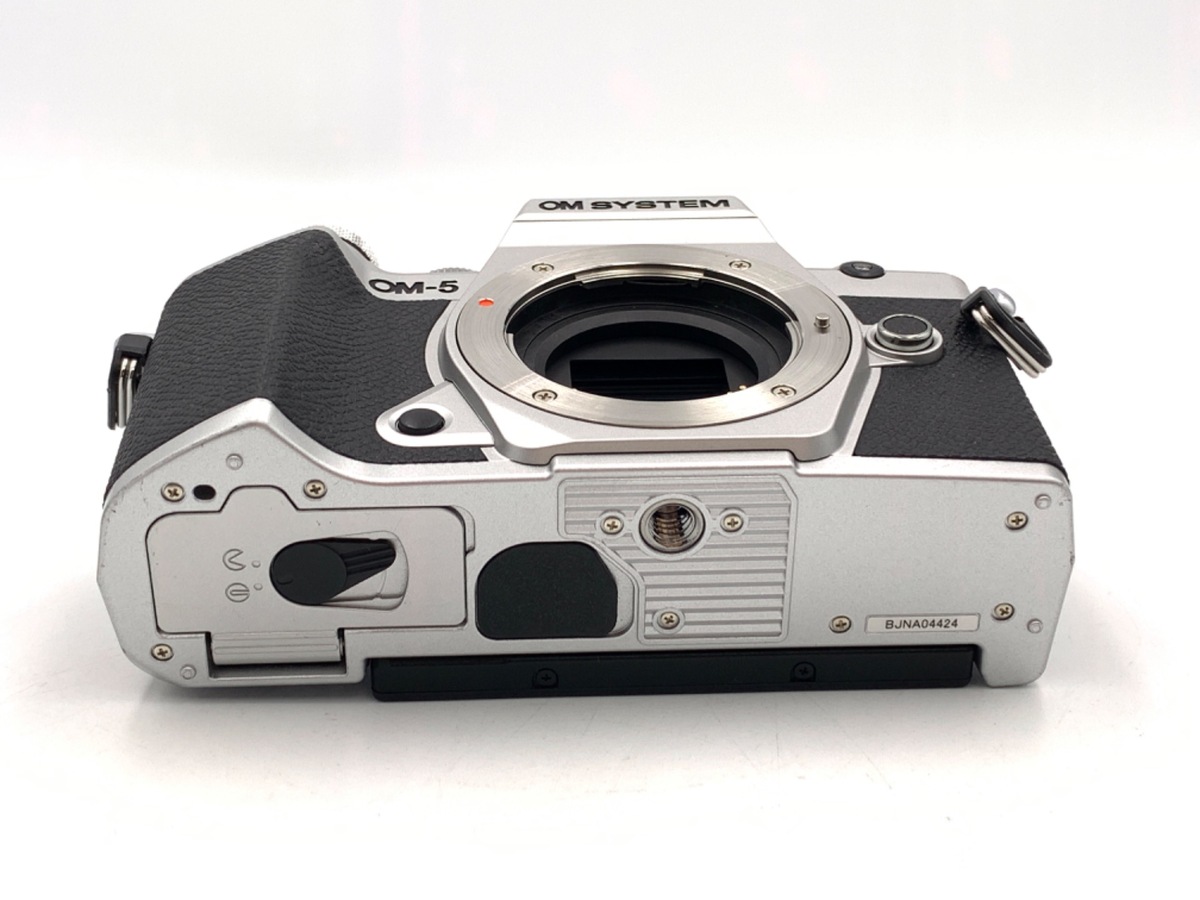 中古：B(並品)】OM SYSTEM OM-5 ボディ シルバー | 2440710022073