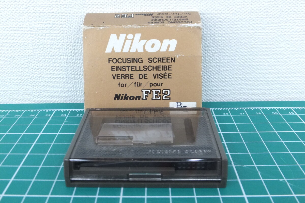 Nikonニコン　ファインダースクリーンFA.FE2.FM2専用B2 T-391 Nikon Focusing Screen Type B2 for FA/FE2/FM2n/FM2T -