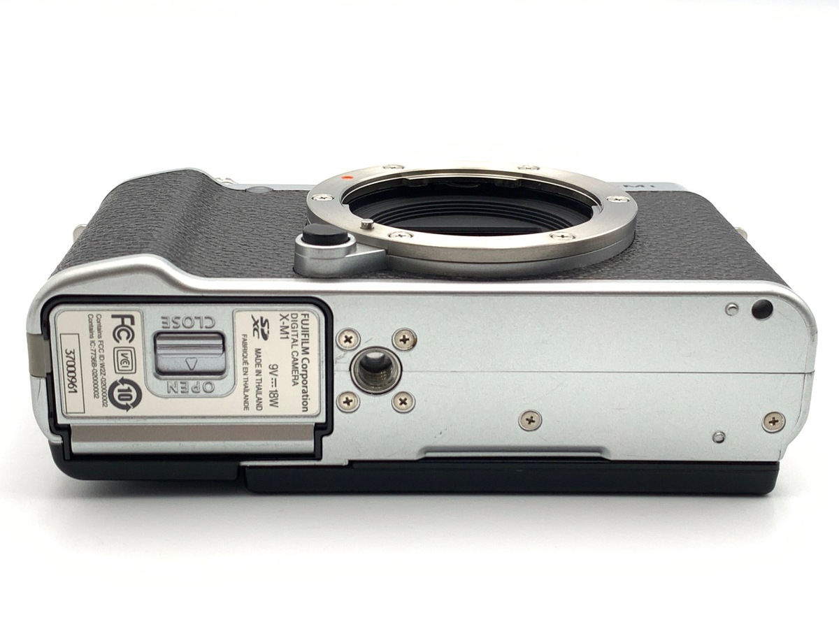 【中古】(フジフイルム) FUJIFILM X-M1 ボディ シルバー 中古：AB(良品)】フジフイルム X-M1 ボディ シルバー | 2440850048216