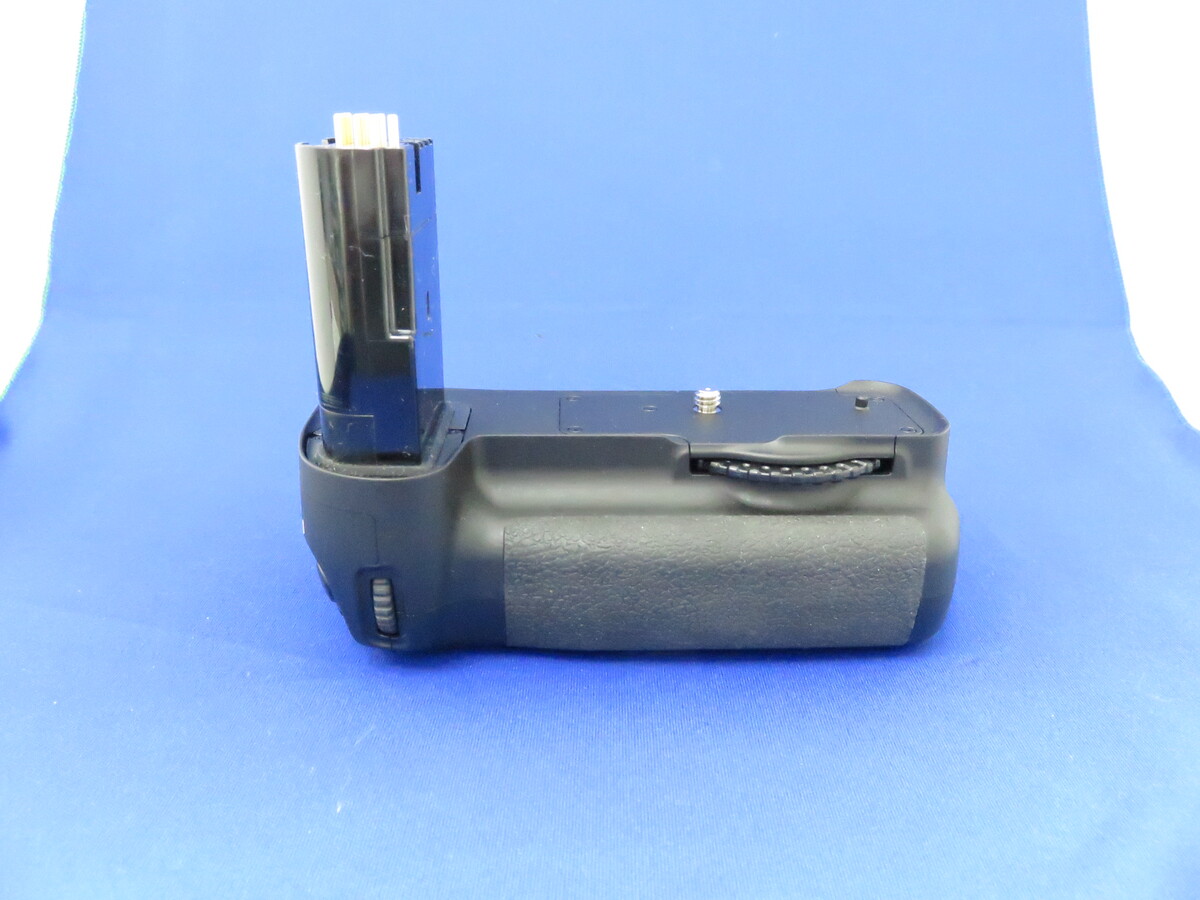 中古：B(並品)】ニコン マルチパワーバッテリーパック MB-D200