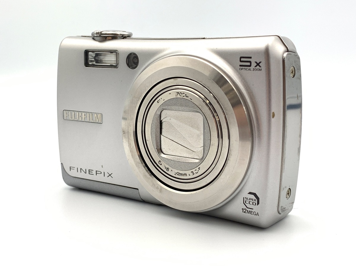 �t�W�t�C���� FinePixF100fd �_�[�N�V���o�[