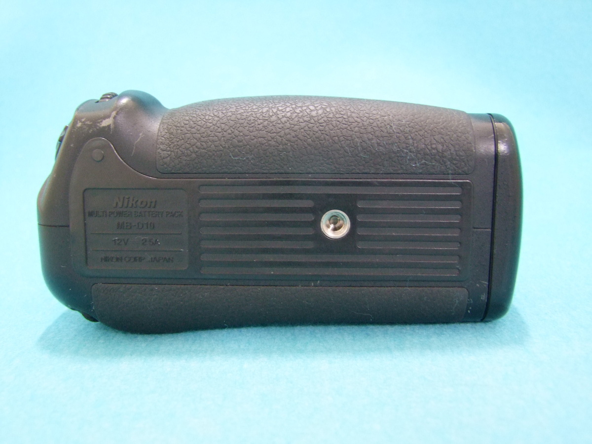 中古：B(並品)】ニコン マルチパワーバッテリーパック MB-D10