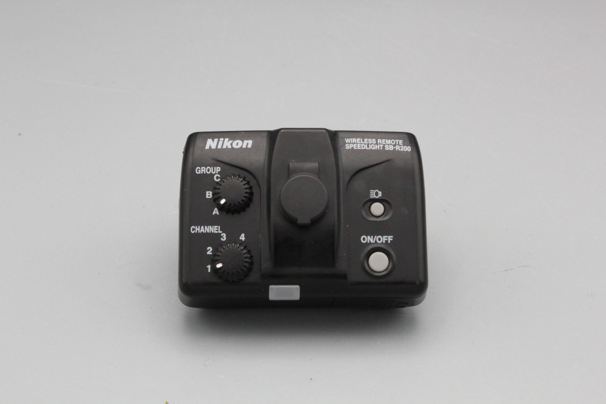 SB-R200 ワイヤレスリモートスピードライト