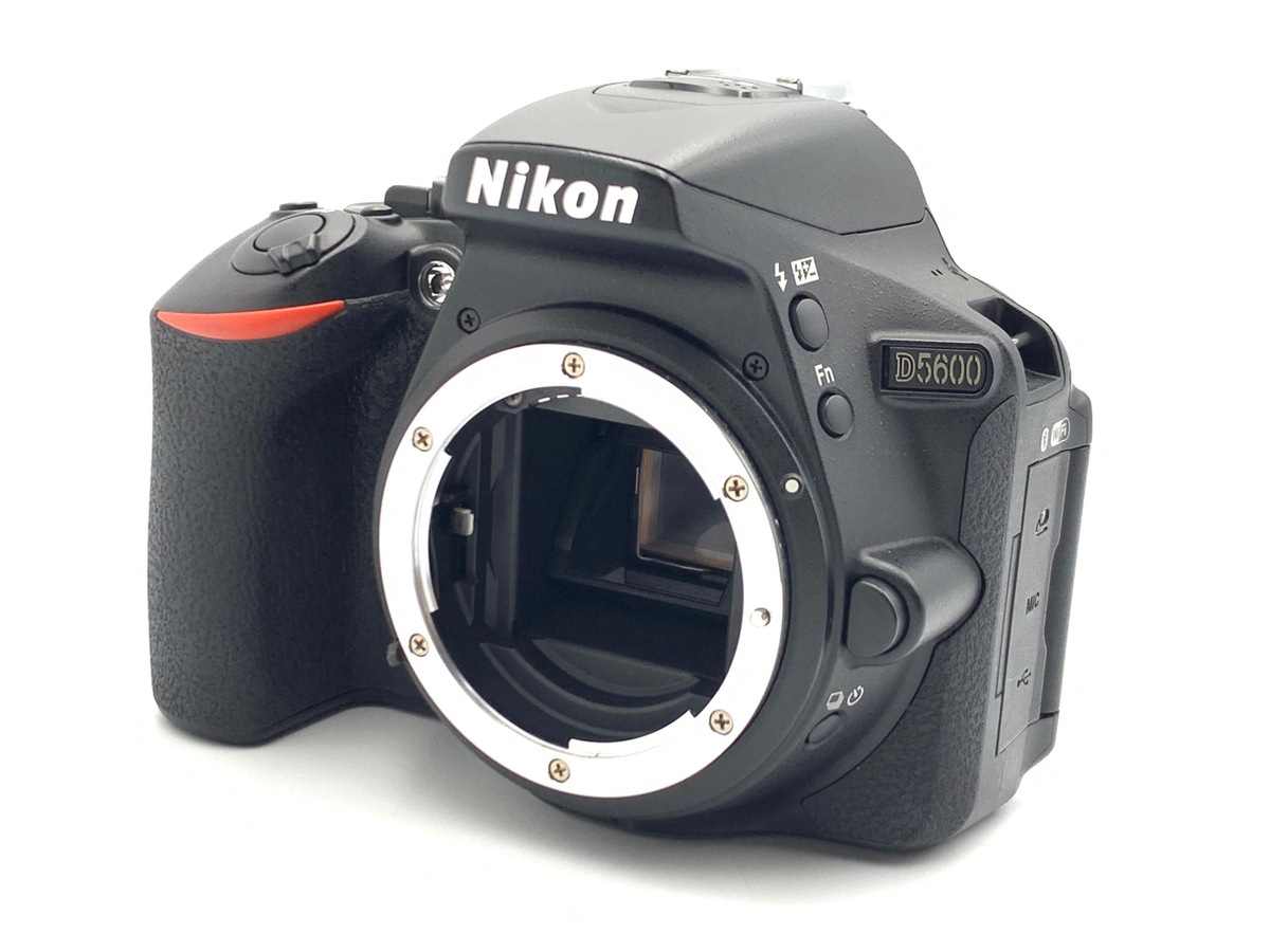 D5600 ボディ【2416万画素】