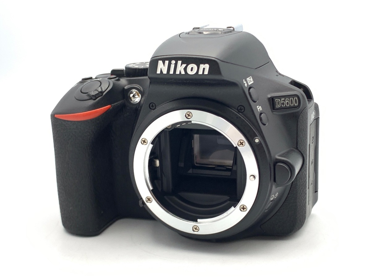 10／26まで！S回数少⭐Nikon D5600 美品⭐シリーズ最新！Wレンズ 10／26まで！S回数少⭐Nikon D5600 美品⭐シリーズ最新！Wレンズ