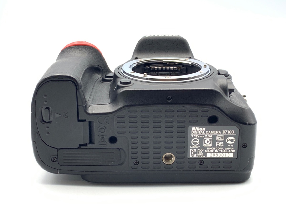 �j�R�� D7100 �{�f�B
