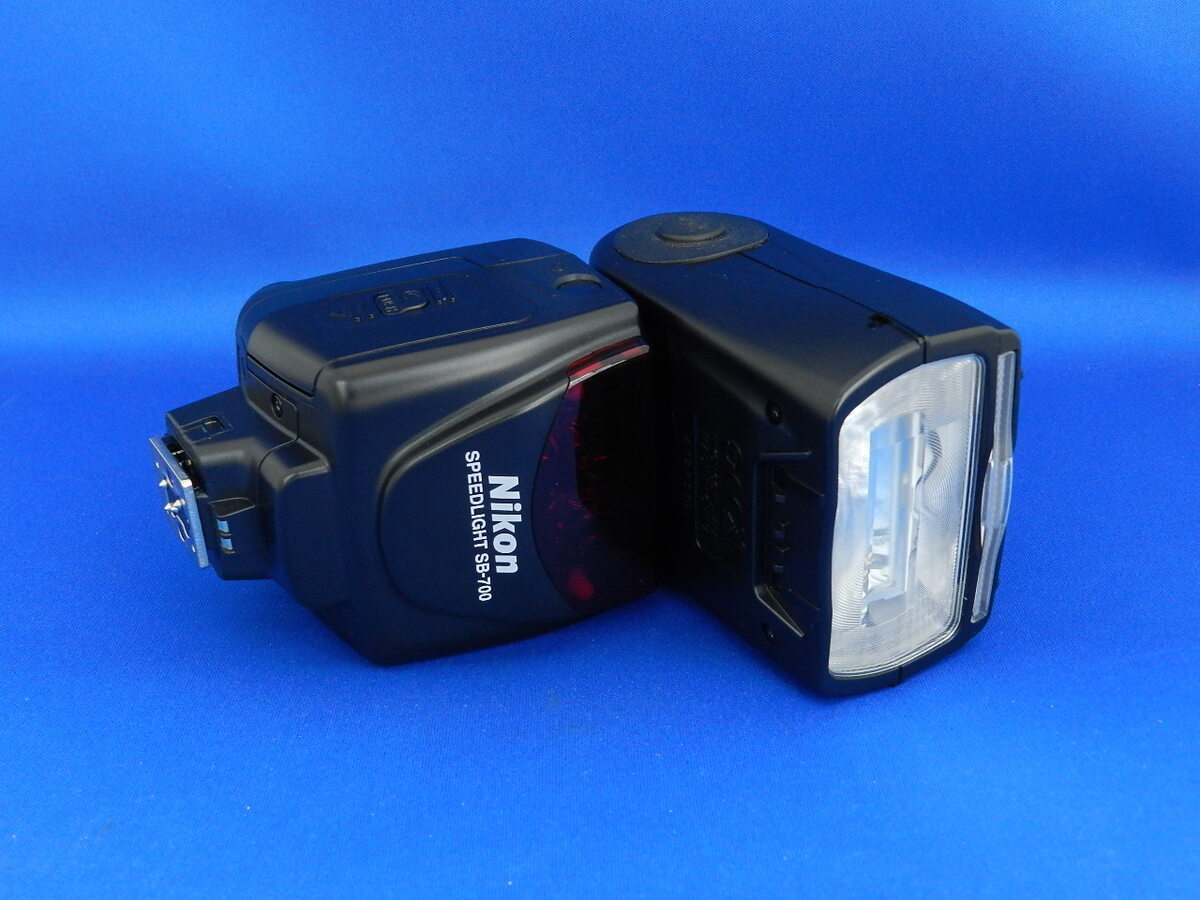 �j�R�� �X�s�[�h���C�g SB-700
