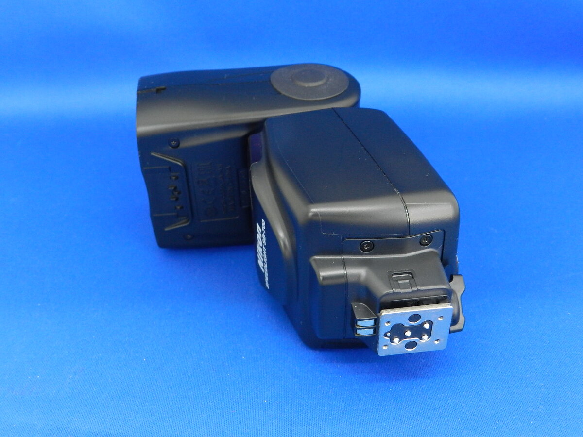 �j�R�� �X�s�[�h���C�g SB-700