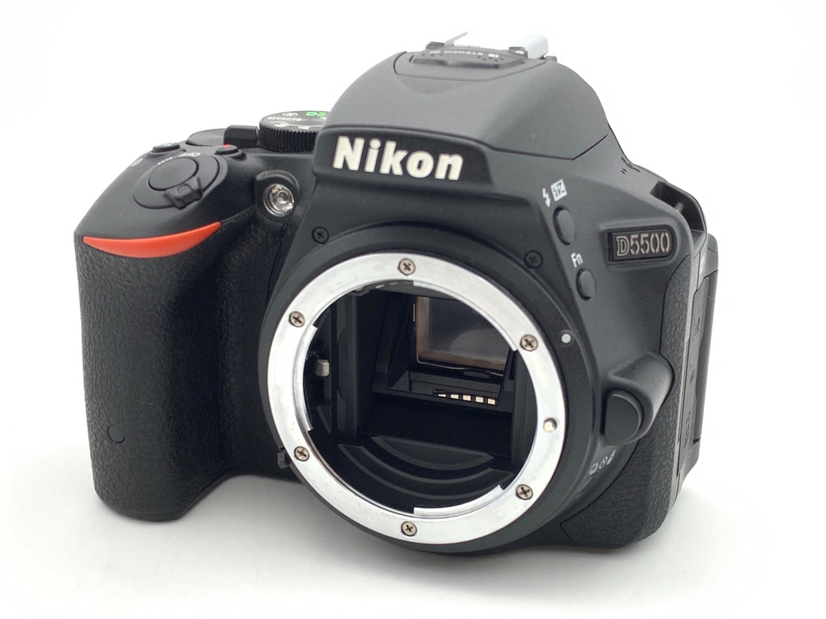 �j�R�� D5500 �{�f�B �u���b�N