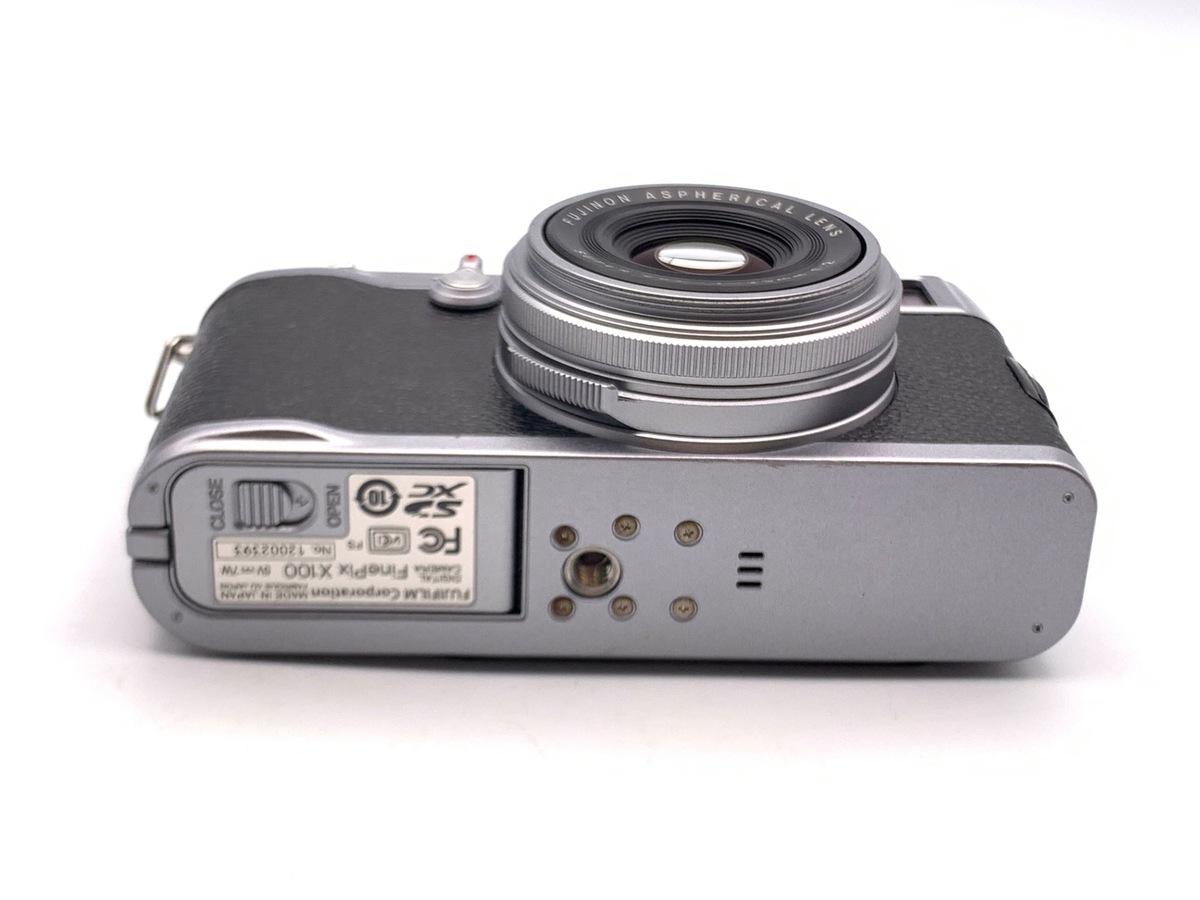 FUJIFILM X100 シルバー【1230万画素】