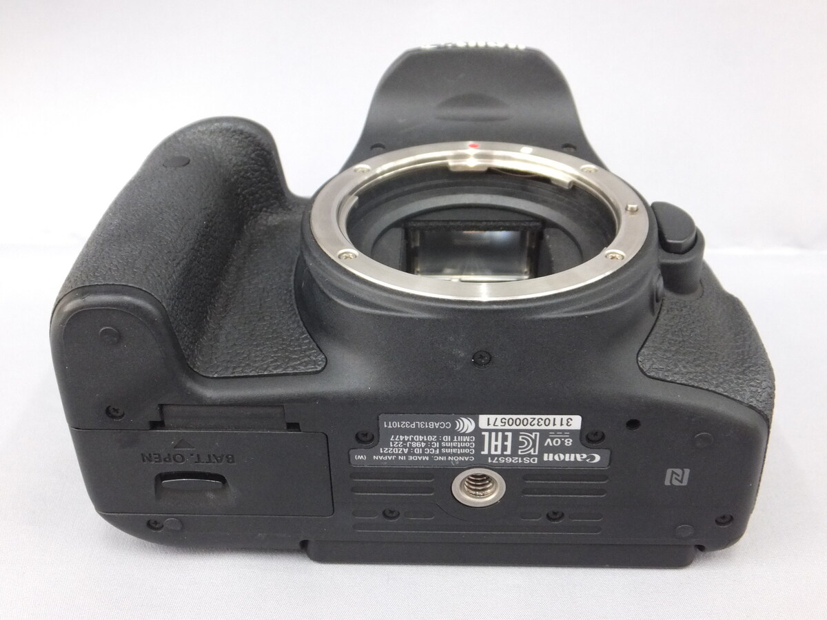 EOS Kiss X8i ボディ【2420万画素】