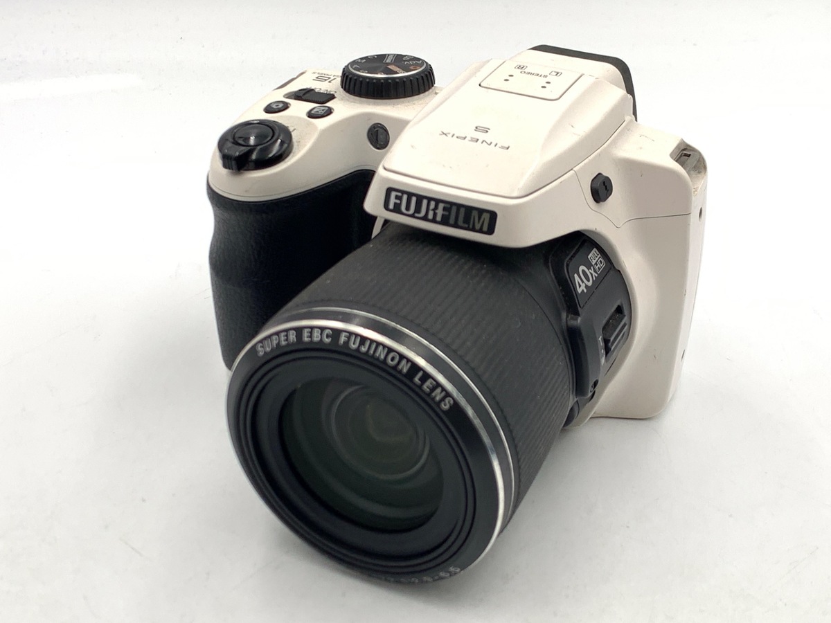 FinePix S8200 ホワイト【1620万画素】