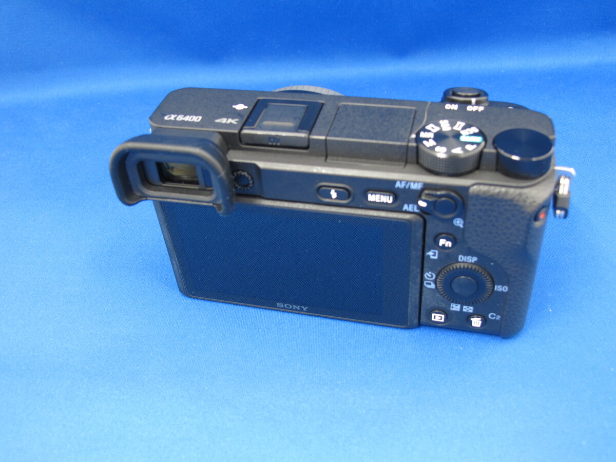 SONY α6400 ILCE-6400 海外版 ブラック ボディ SDカード付 新品)SONY (ソニー) α6400 高倍率ズームレンズキット ILCE-6400M
