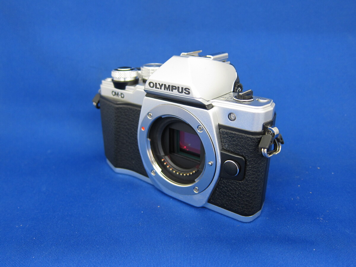 中古】オリンパス OM-D E-M10 MarkII ボディ シルバー 在庫一覧