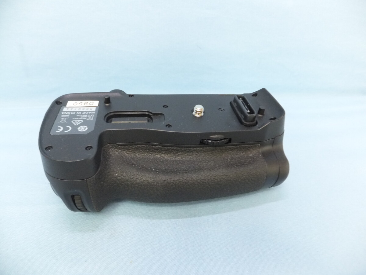 中古】ニコン マルチパワーバッテリーパック MB-D18 在庫一覧｜カメラ