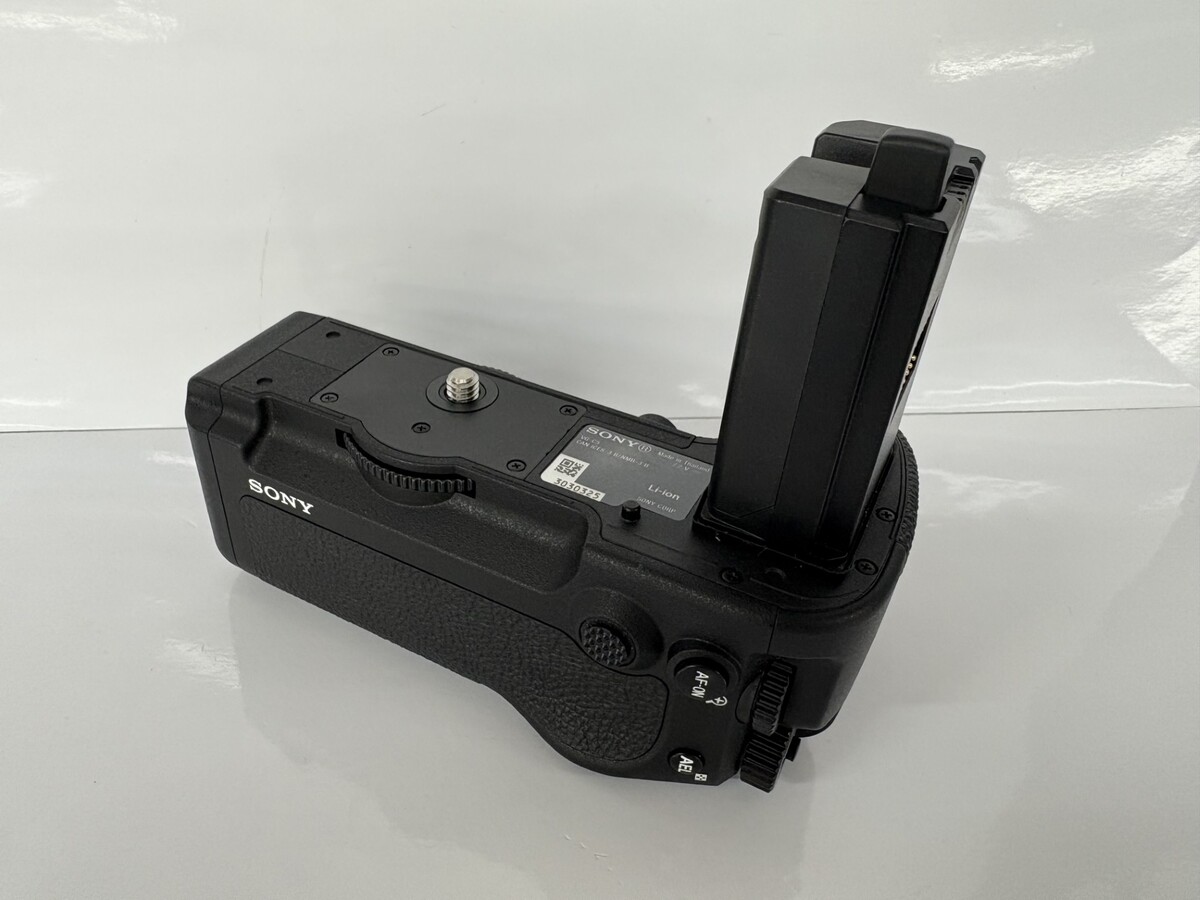 新品級 元箱付き ソニー VG-C5 縦位置グリップ SONY [新品]SONY ソニー VG-C5 縦位置グリップ : カメラの大林