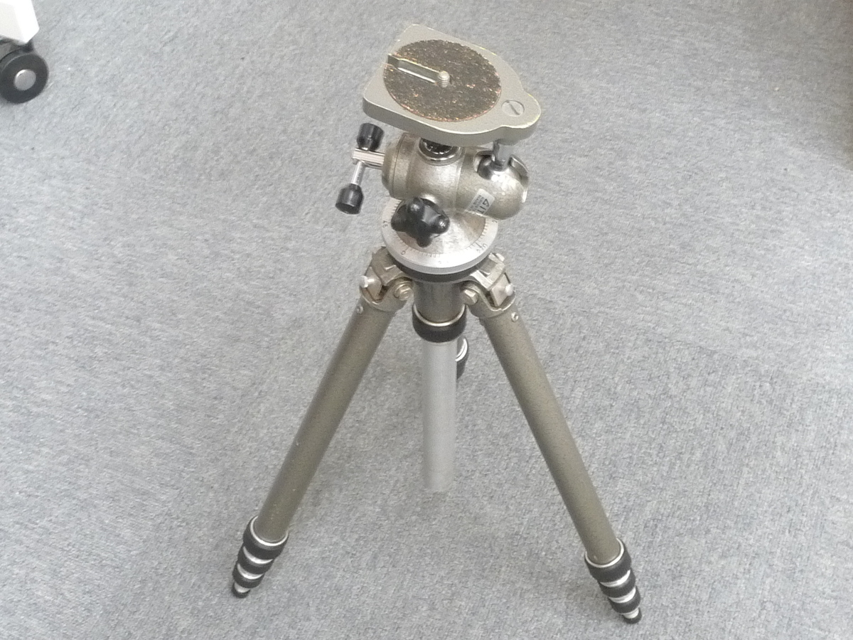 お値打ち大特価❤アナログ、フィルムカメラに使用していた 三脚（激安価格❗中古品） 楽天市場】カメラ 三脚 中古（カメラ・ビデオカメラ・光学機器用