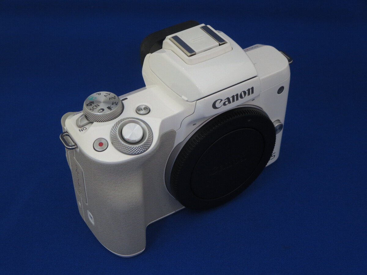 【中古】キヤノン EOS Kiss M ボディ ホワイト