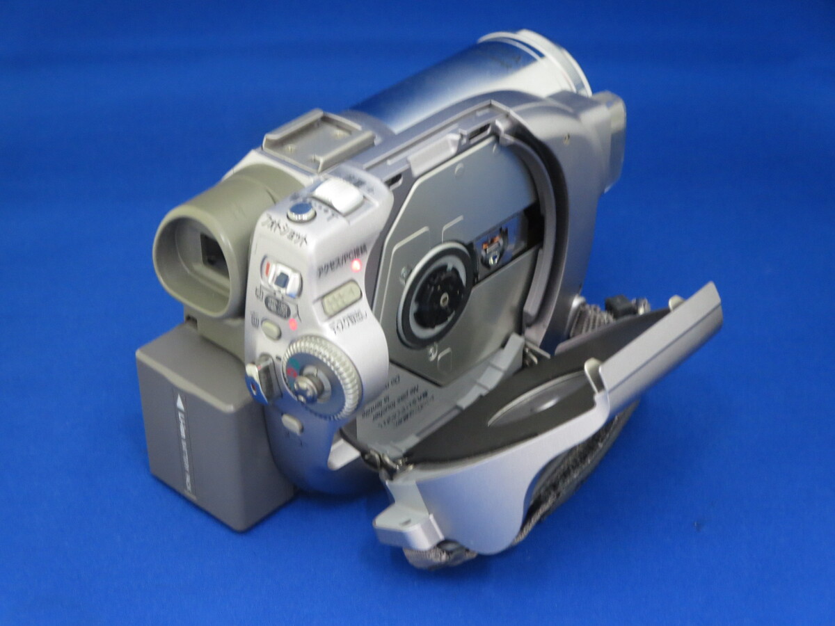 <動作美品> Panasonic VDR-D300 DVDビデオカメラ バッグ付 動作美品> Panasonic VDR-D300 DVDビデオカメラ バッグ付