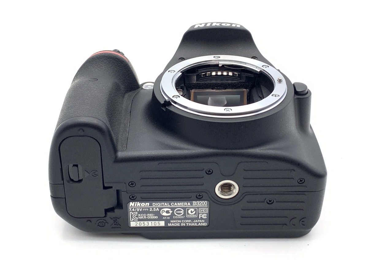 �j�R�� D3200 �{�f�B �u���b�N