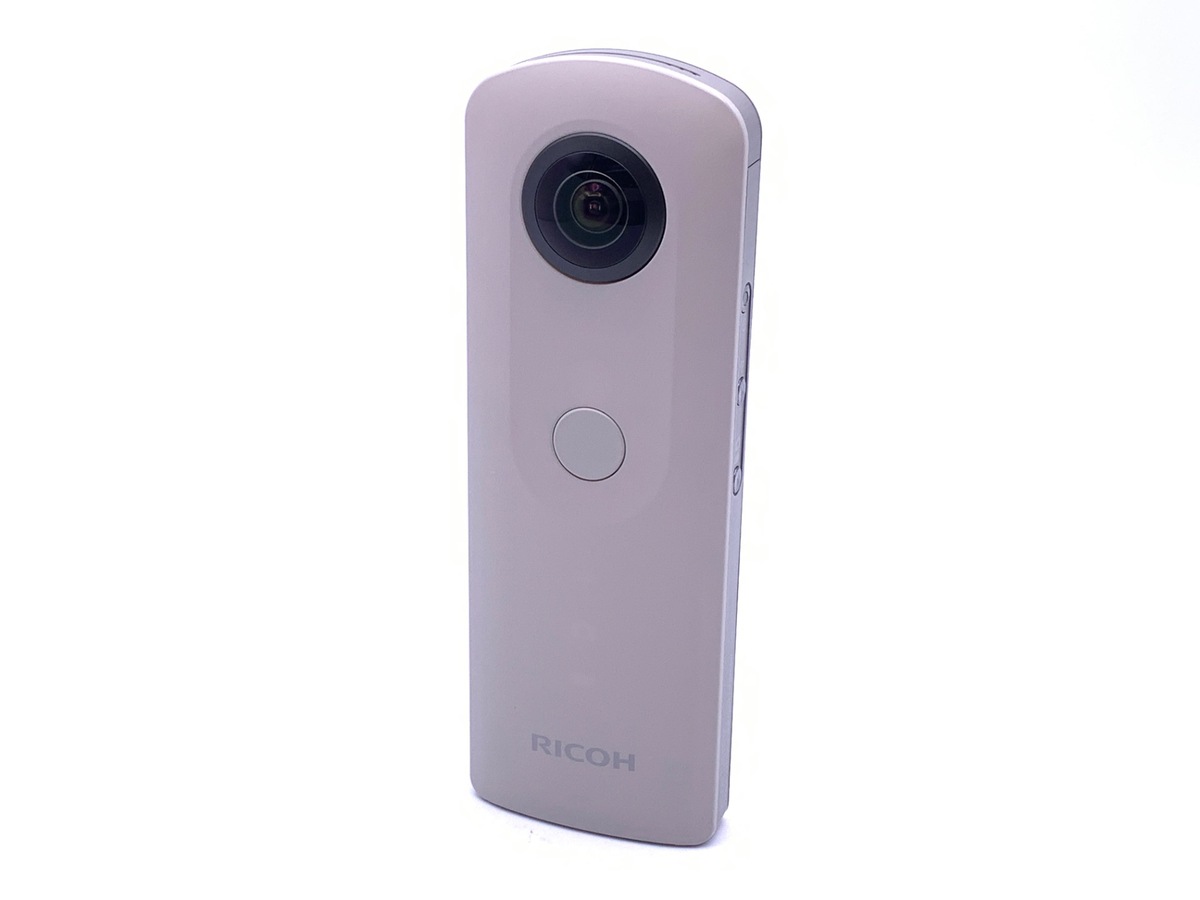 ワンショットで全天球イメージを撮影できる360°カメラ「RICOH