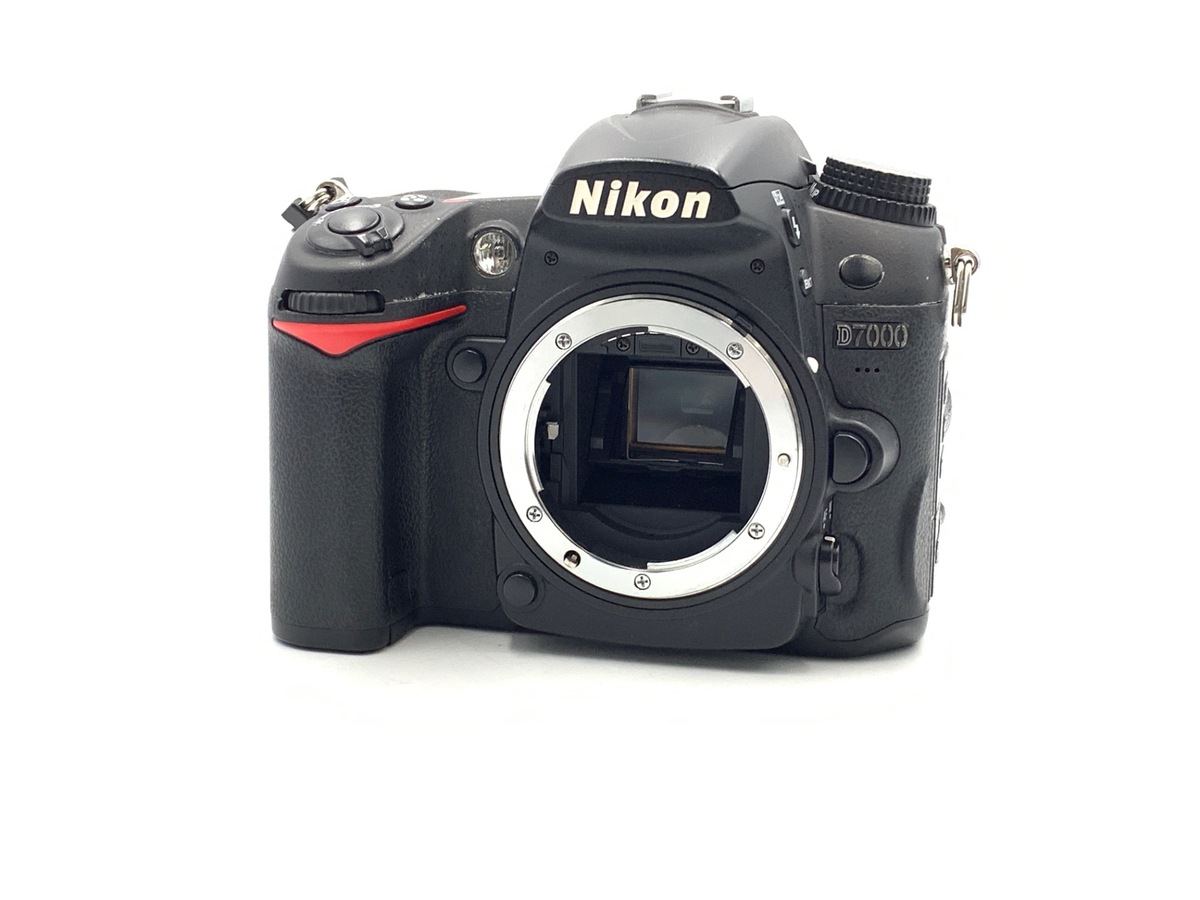 本日18:00までの出品！Nikon D7000ボディ・レンズとカバー付 Amazon | Nikon デジタル一眼レフカメラ D7000 ボディー