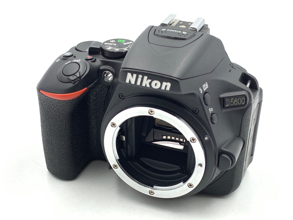 D5600 ボディ【2416万画素】
