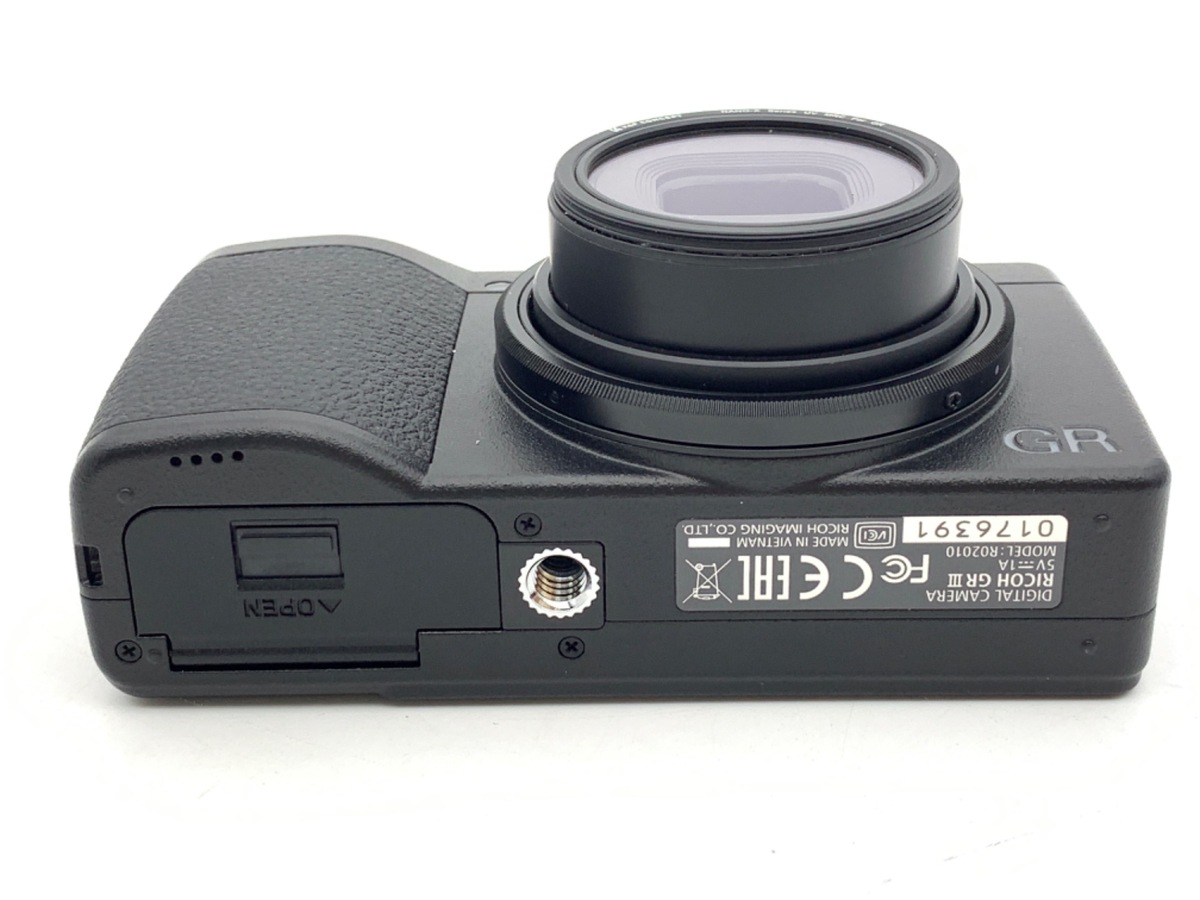 リコー RICOH GR III HDF 中古　おまけ多数 リコー（RICOH） 「訳あり品-量販店印付き」新品 デジタルカメラ RICOH