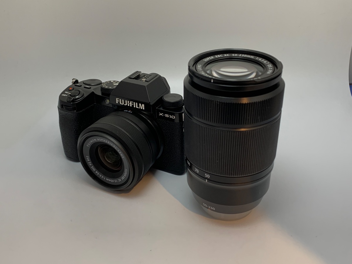 【中古】フジフイルム X-S10 ダブルズームレンズキット