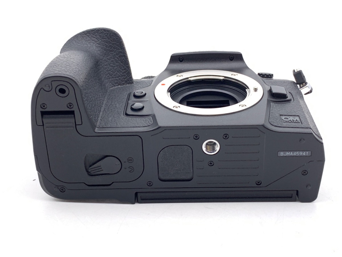 OM SYSTEM OM-1 �{�f�B