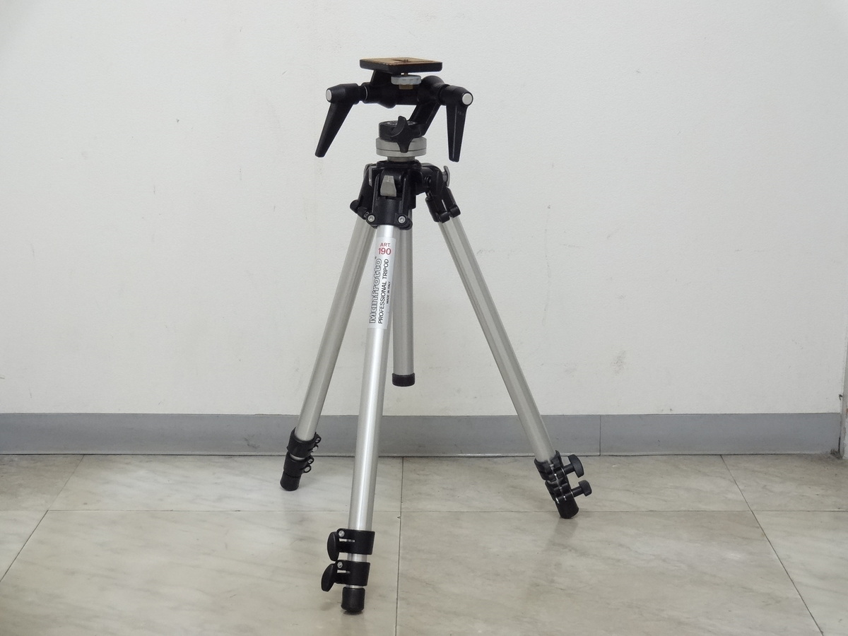 中古：B(並品)】マンフロット(Manfrotto)アルミ3段+3ウェイ雲台セット 