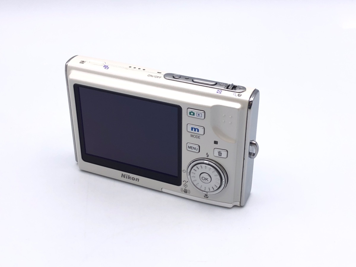 Nikon ニコン COOLPIX S8 グロスホワイト 710万画素 中古 中古】ニコン（Nikon）COOLPIX S8 グロスホワイト【710万画素