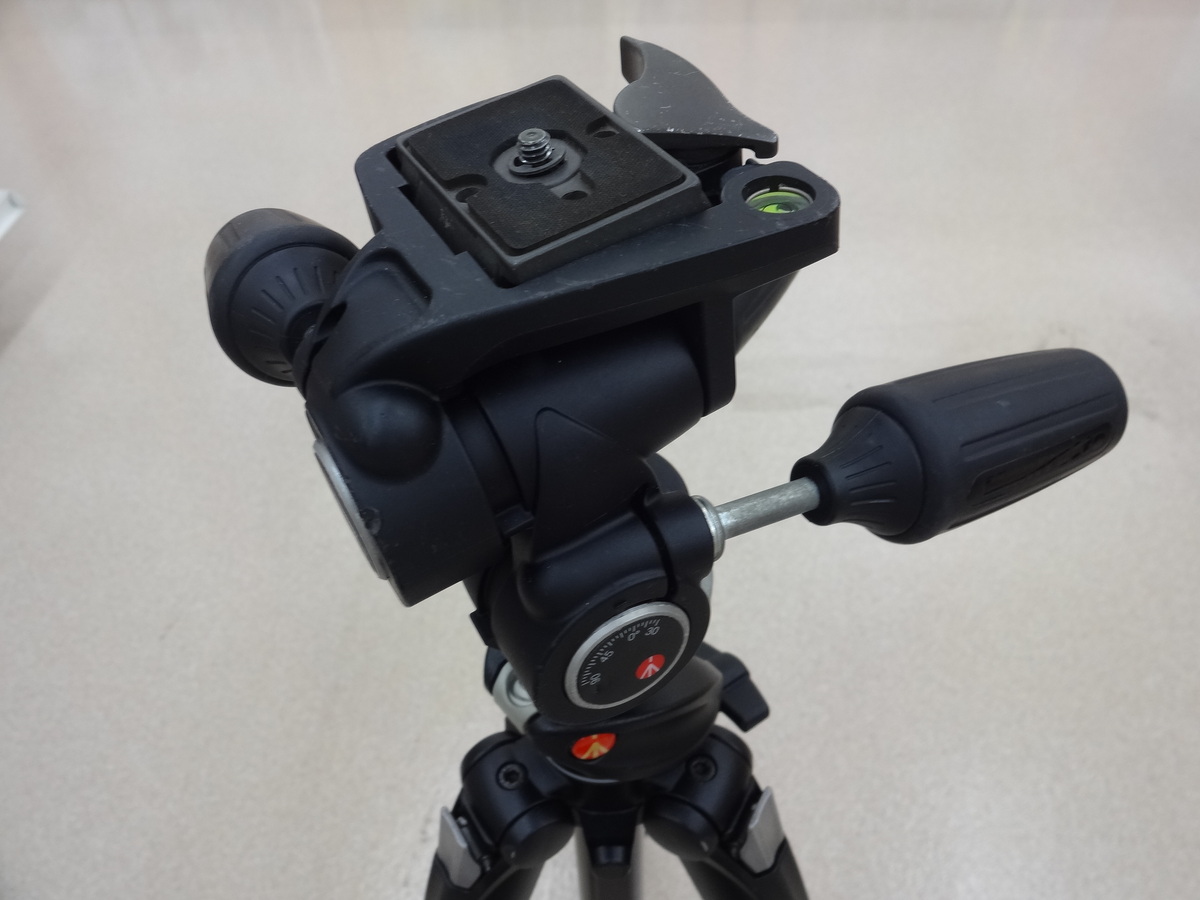 Manfrotto - 【中古】(マンフロット) Manfrotto マンフロツト MT190XPRO3 中古：B(並品)】マンフロット MT190XPRO3 190プロアルミニウム